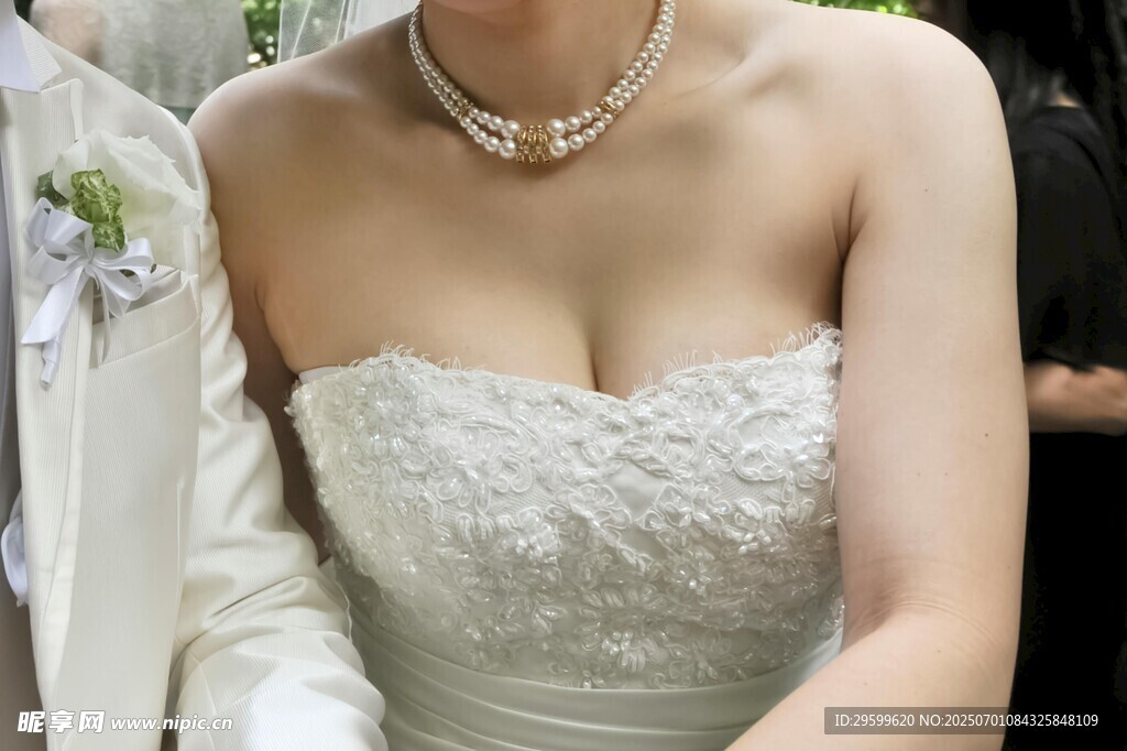 新娘的優(yōu)雅婚紗造型
