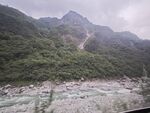 山間河谷風景