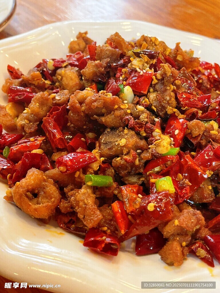 香辣美味的特色辣子雞丁