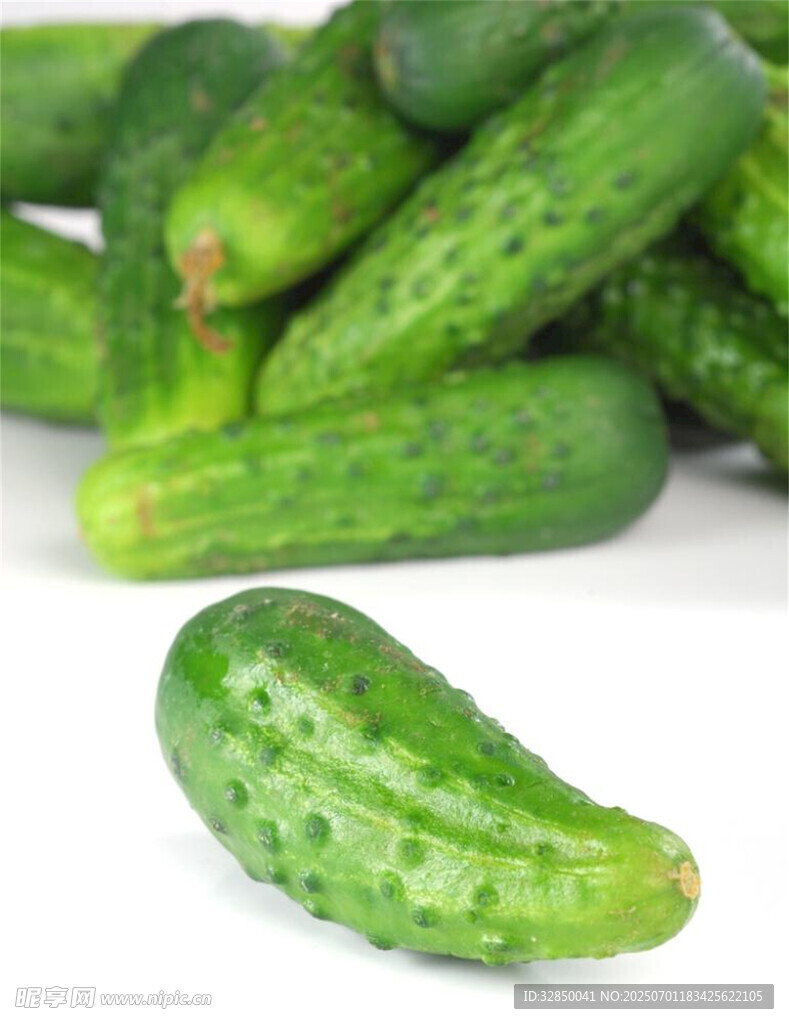 新鮮翠綠小黃瓜