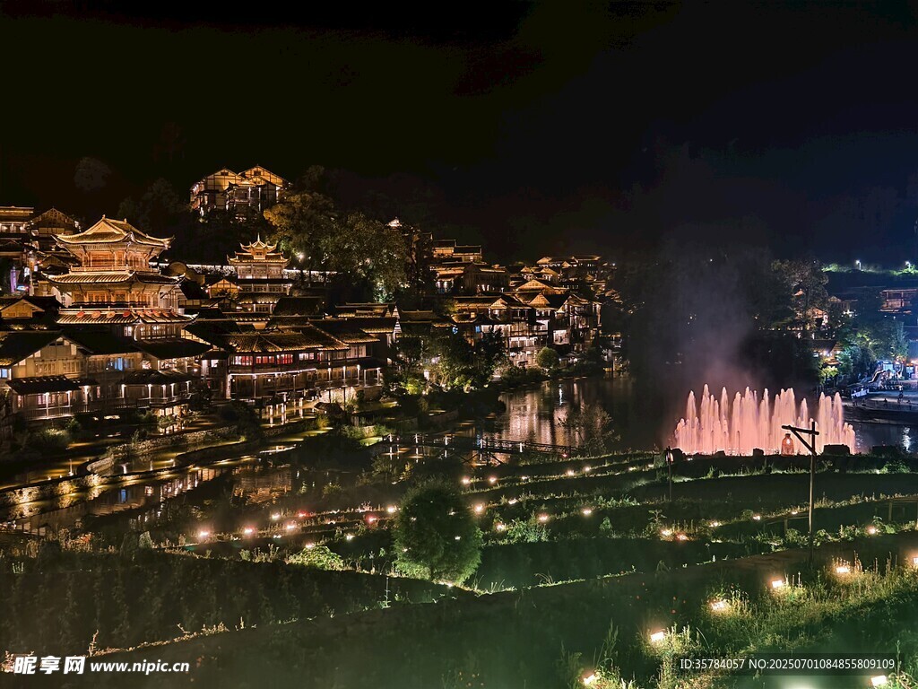 烏江寨 山城璀璨夜景與絢麗噴泉