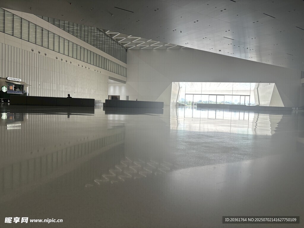 現代空曠室內空間場景