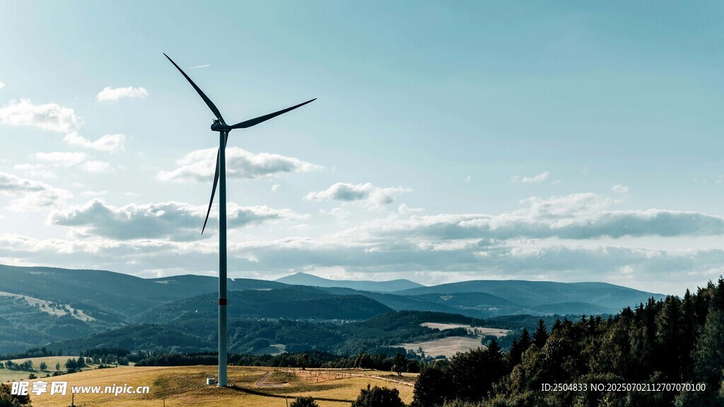 田野上的風力發電機