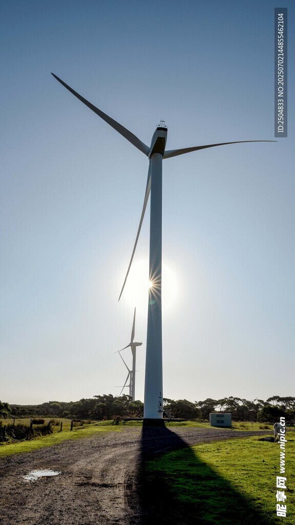 田野中的風力發電機