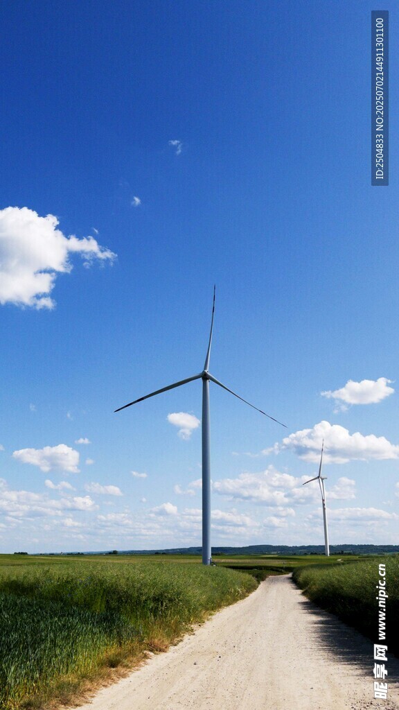 田野中的風力發電機
