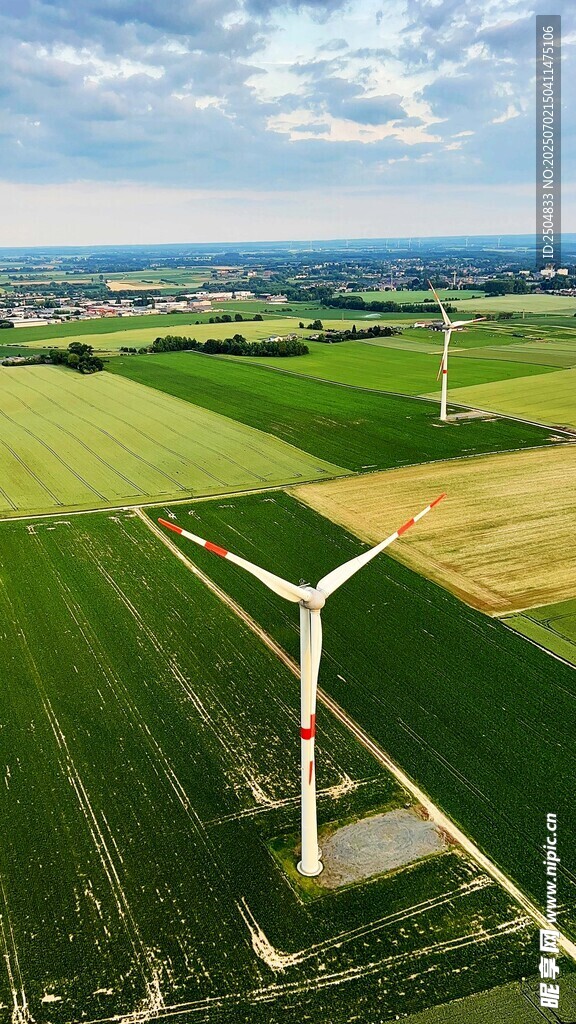 田野中的風力發電機