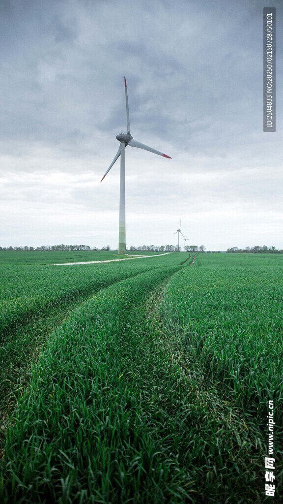 田野中的風力發電機