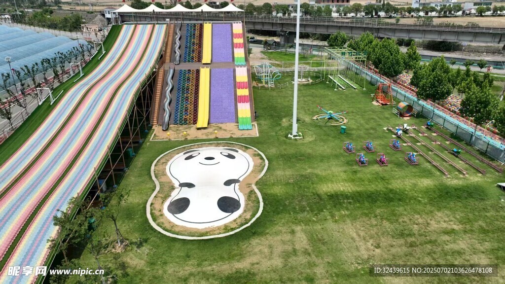 戶外大型趣味游樂設施場景