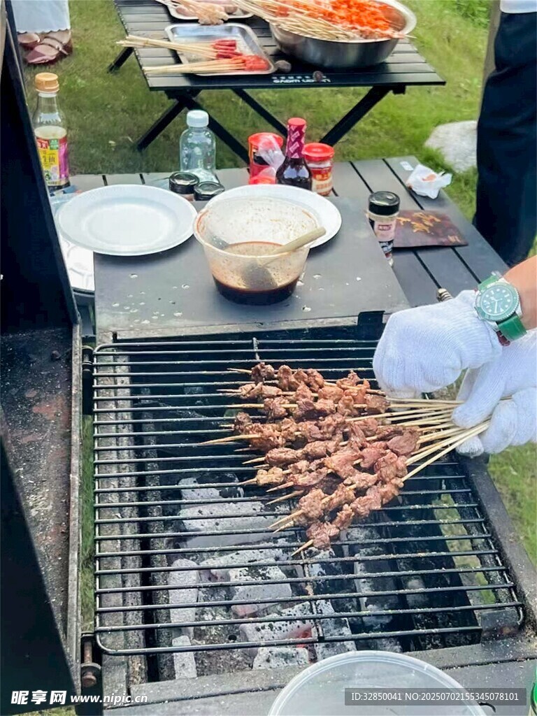 戶(hù)外燒烤場(chǎng)景