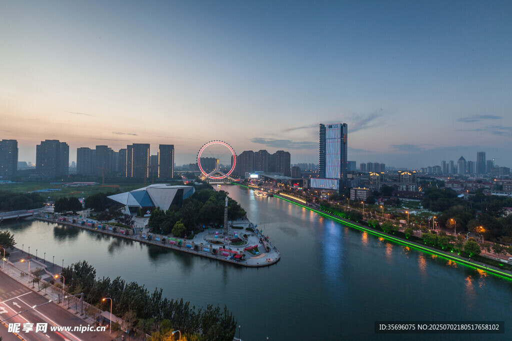 城市河畔夜景風(fēng)光