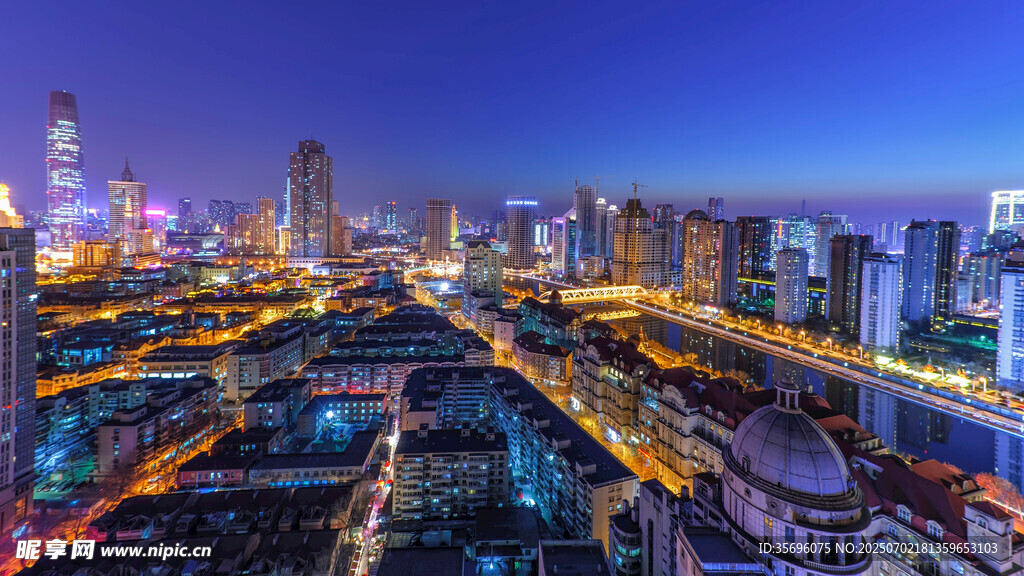 城市璀璨夜景俯瞰圖