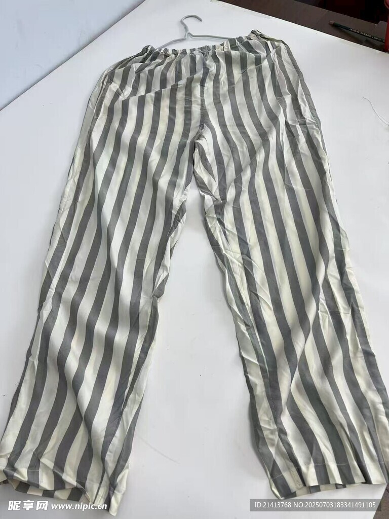 條紋休閑長(zhǎng)褲展示