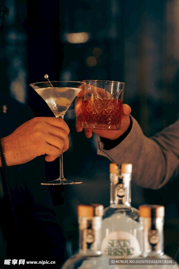 舉杯共飲雞尾酒時刻