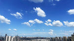 城市上空的藍(lán)天白云美景
