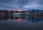 湖畔暮色美景