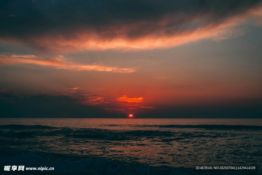 海上日落美景