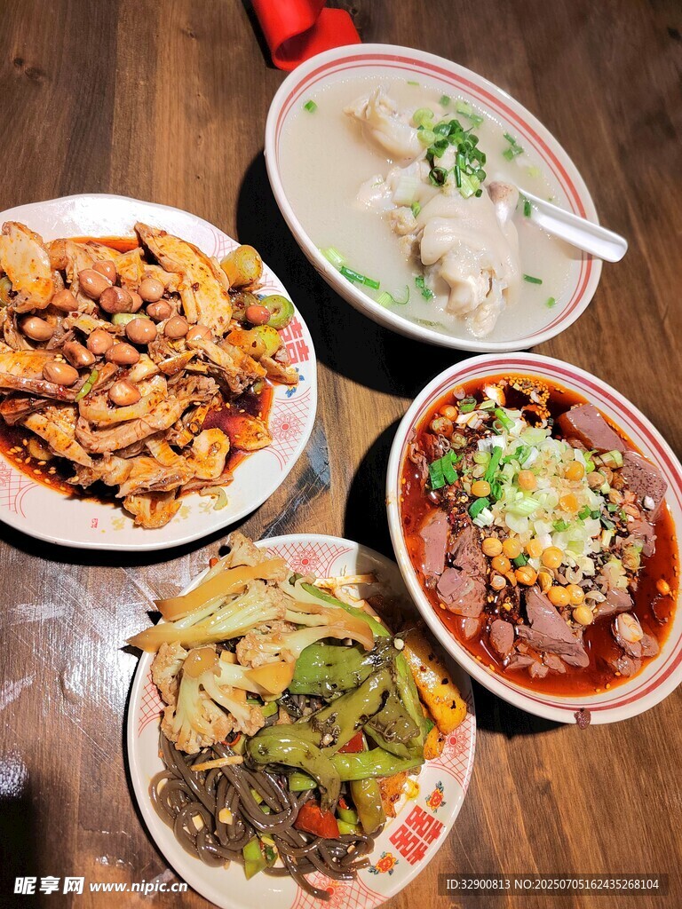 多樣美味中式菜肴展示