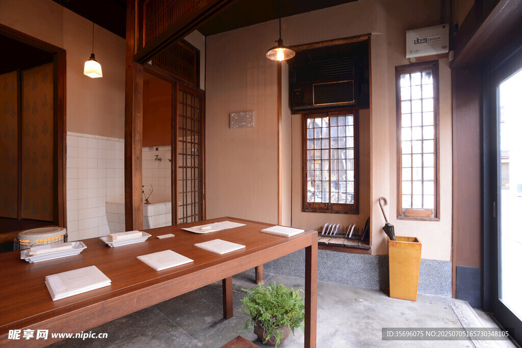 日式茶室室內(nèi)溫馨場(chǎng)景
