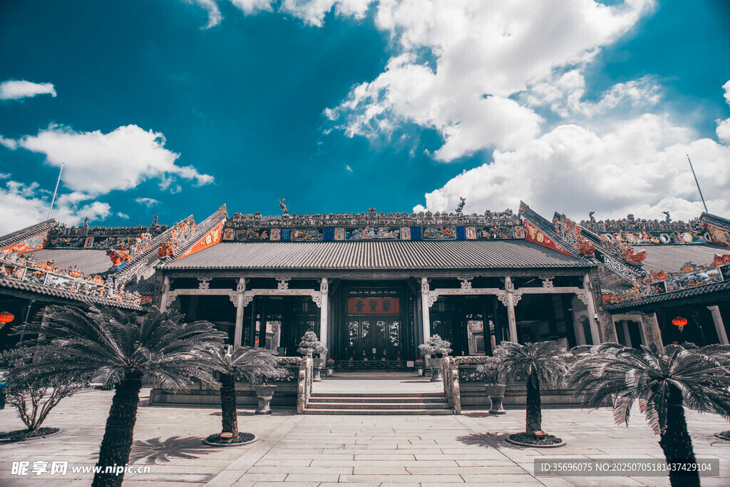 嶺南建筑代表廣州陳家祠大門