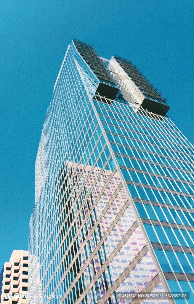 摩天大樓的現(xiàn)代建筑風(fēng)貌
