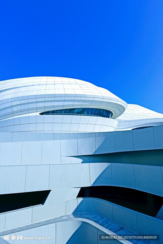 現(xiàn)代流線型建筑外觀