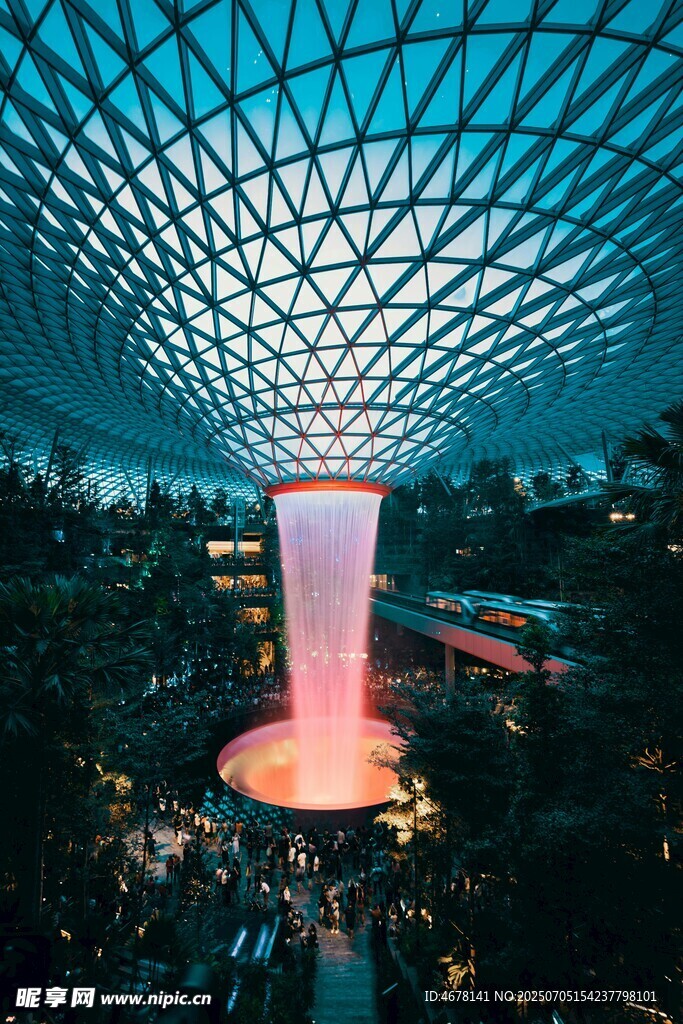 新加坡星耀樟宜的璀璨景觀