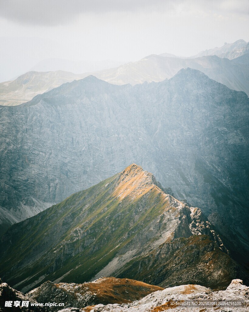 壯麗山景盡顯自然之美