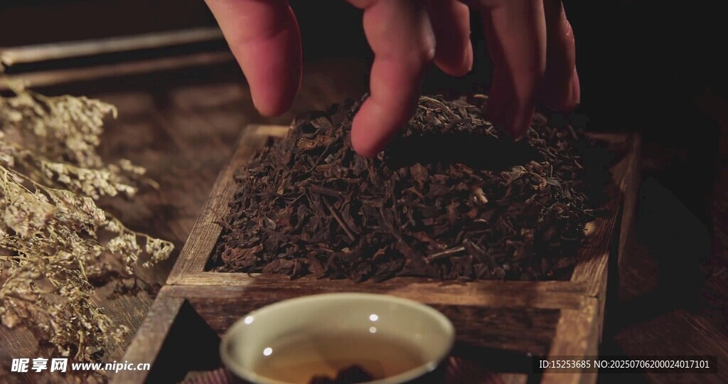 手工制茶場(chǎng)景一杯香茗