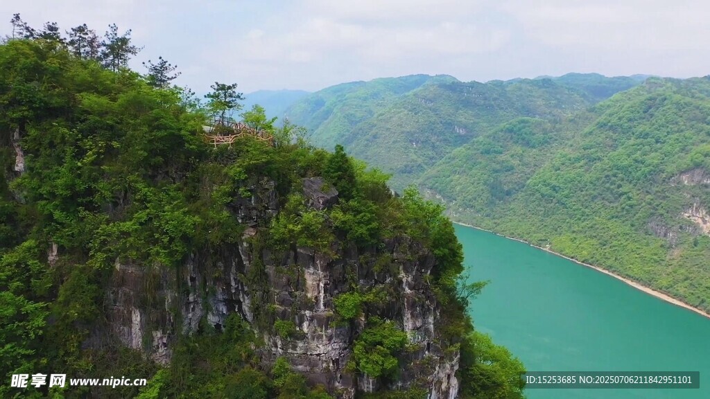 青山綠水間的壯美峽谷