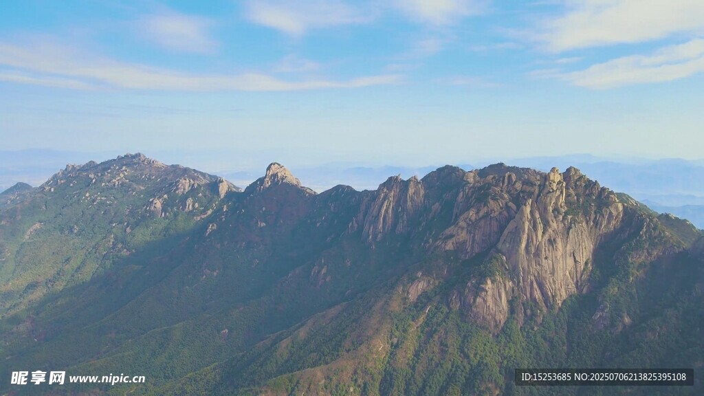 壯麗山巒美景