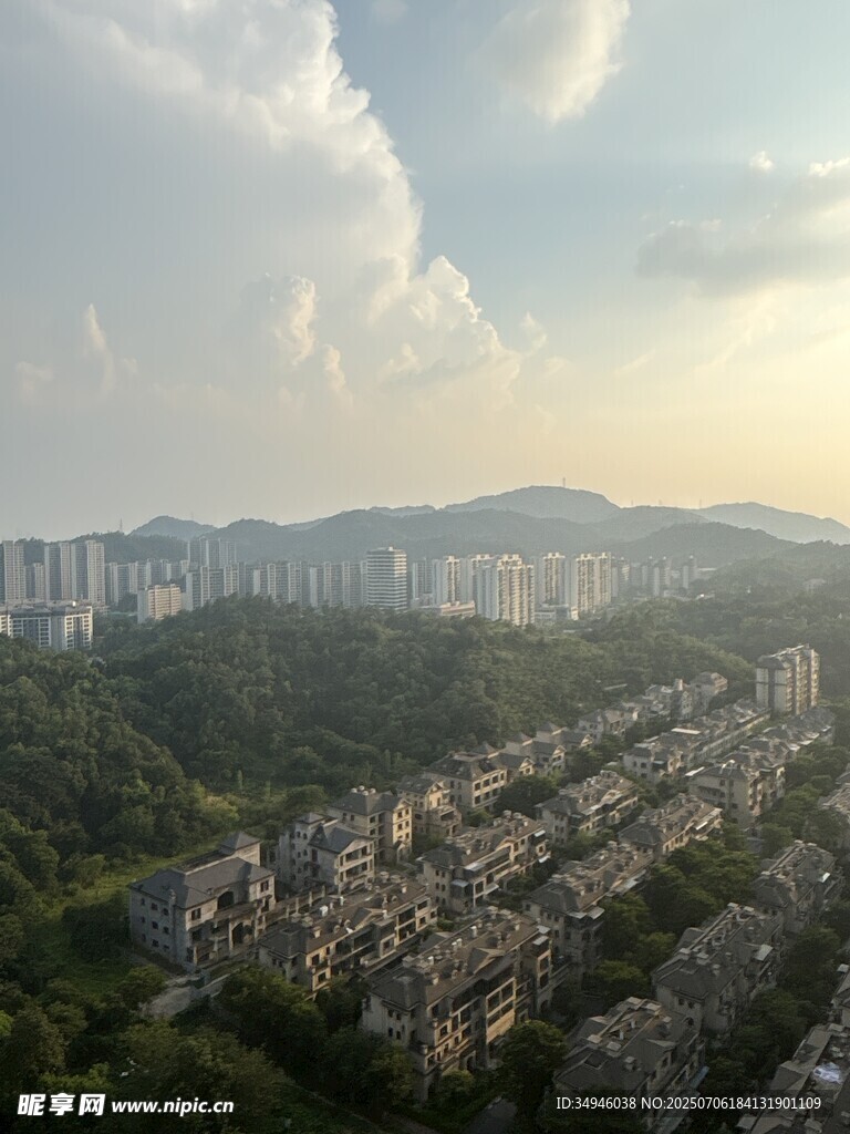 城市與山林交融的住宅區(qū)