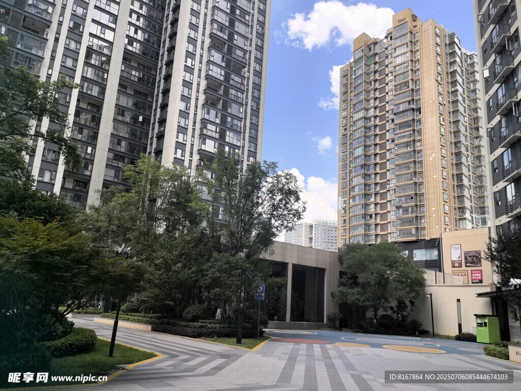 現(xiàn)代高層住宅小區(qū)景觀