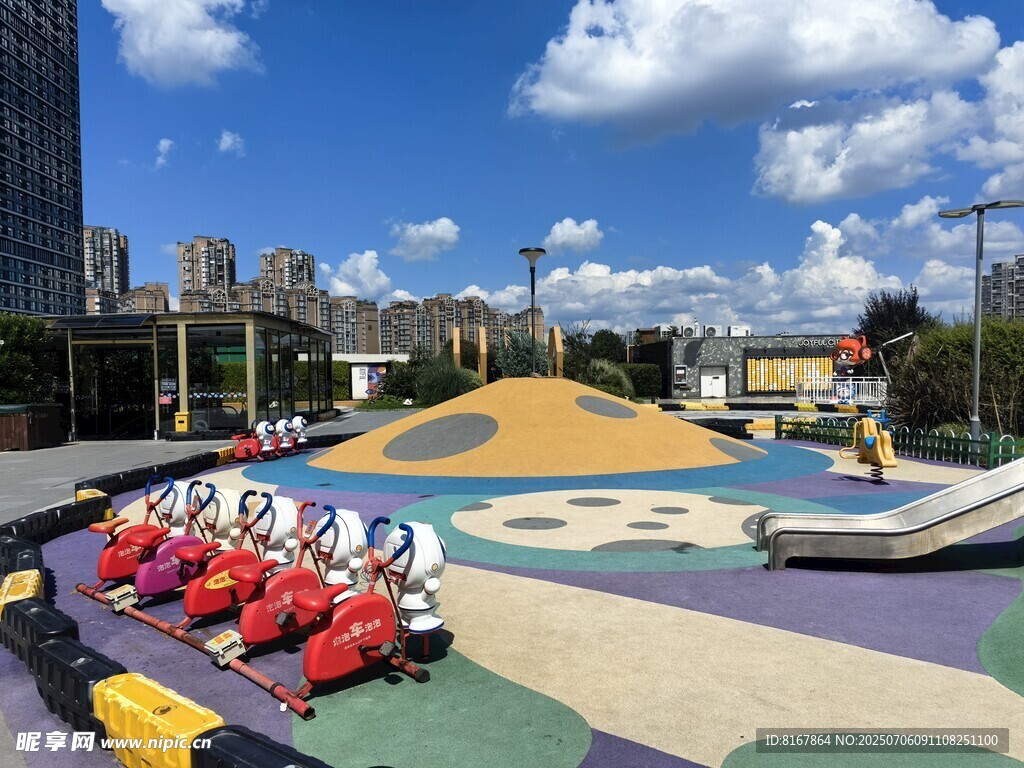 多彩兒童戶外游樂場(chǎng)地