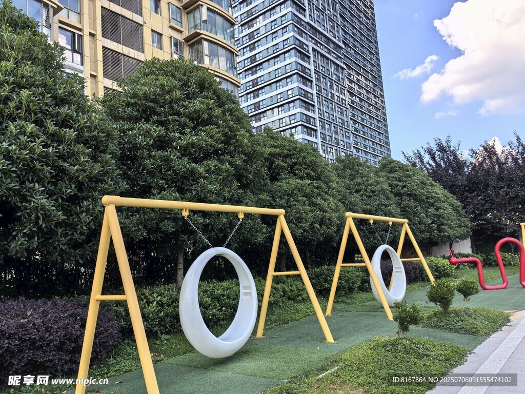 戶外園林景觀中的環(huán)形裝置