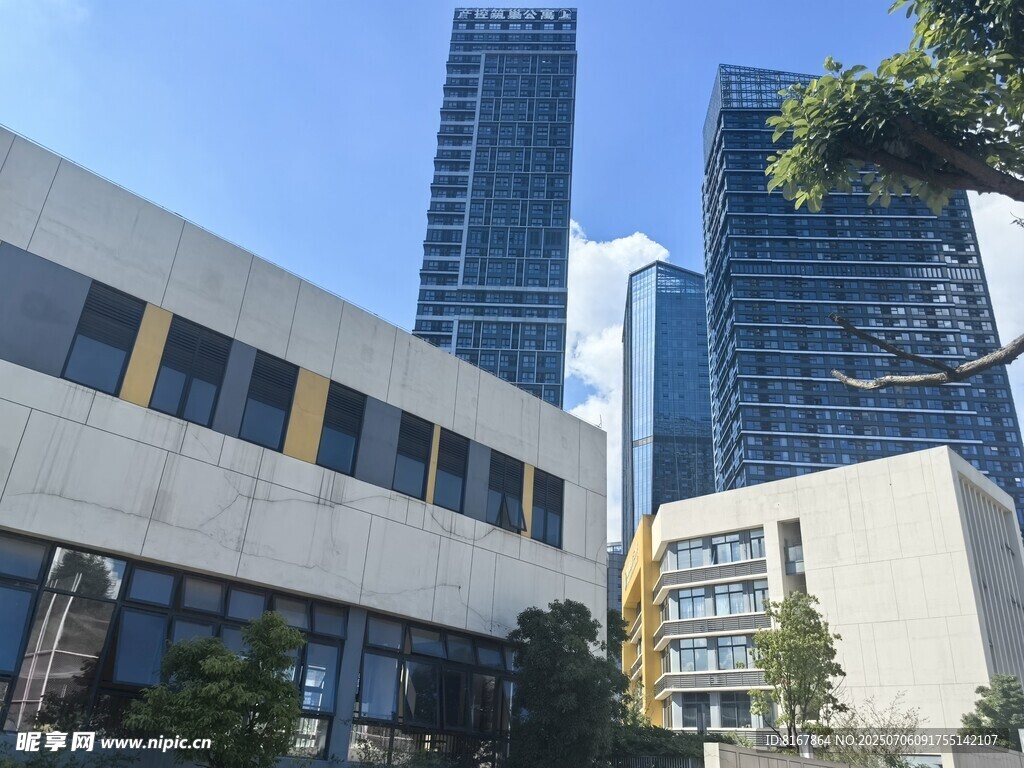 城市中的現(xiàn)代建筑景觀