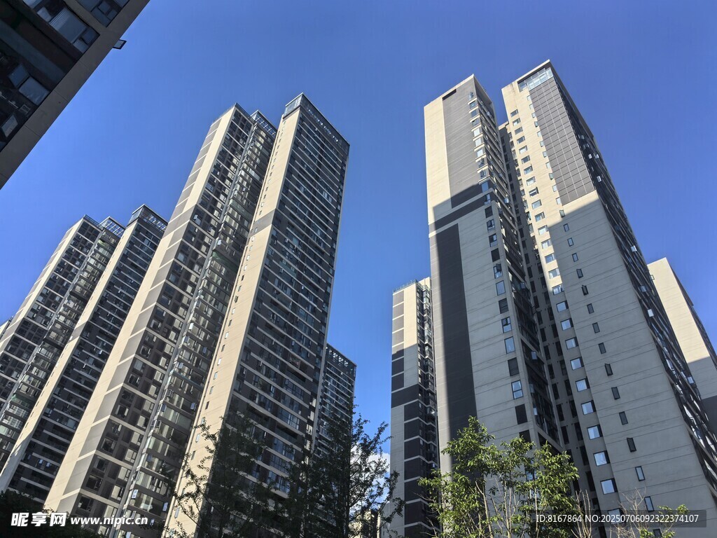 都市高樓林立的天際線