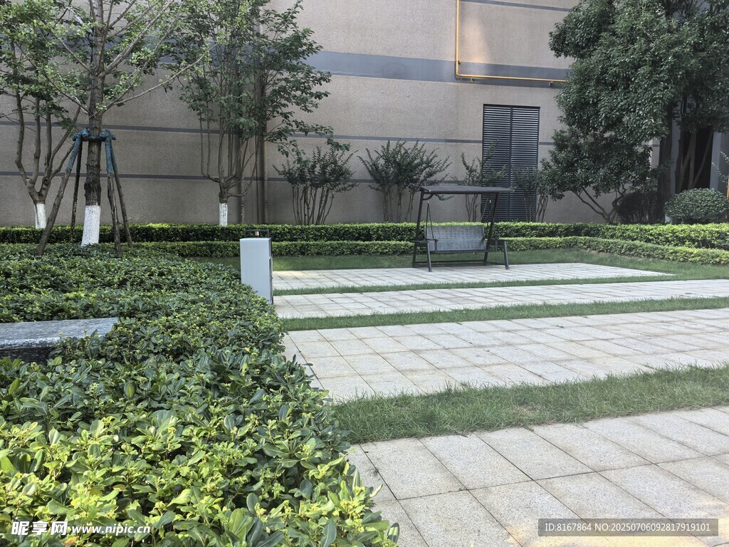 現(xiàn)代庭院景觀設(shè)計(jì)