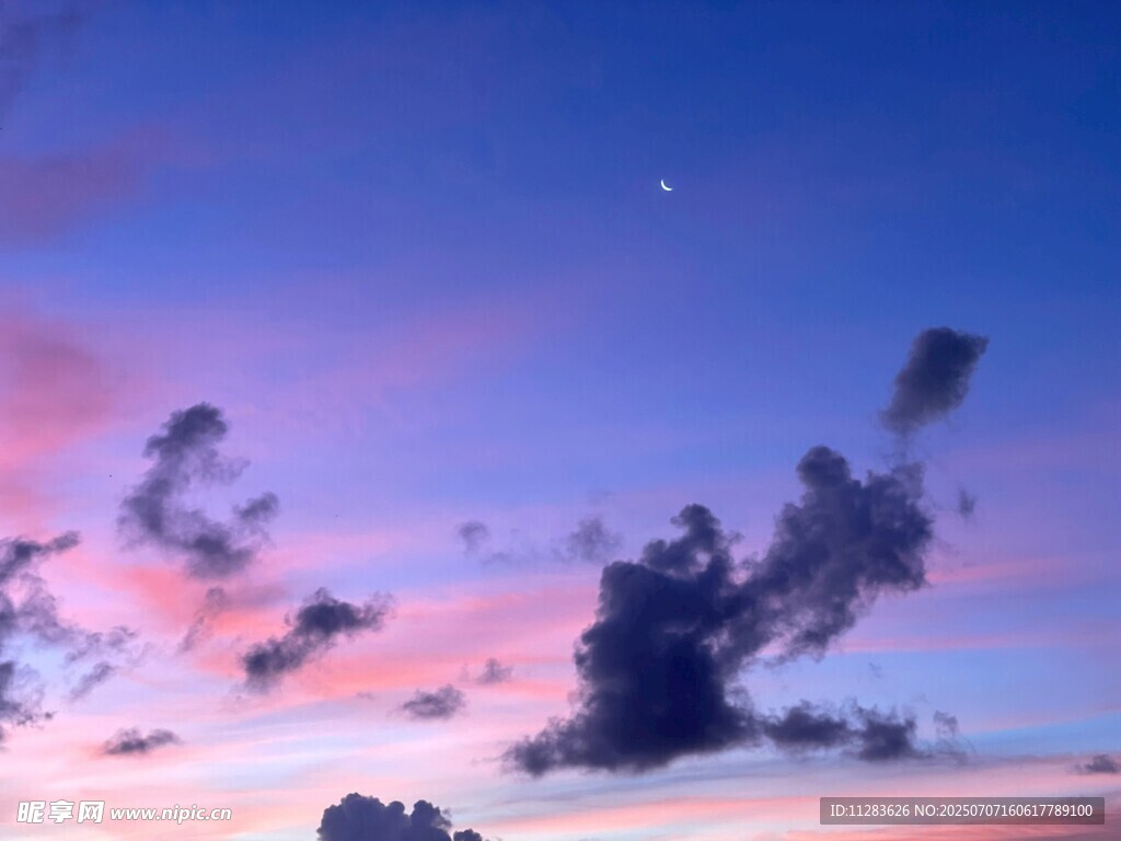 夢(mèng)幻天空中的絢麗云彩
