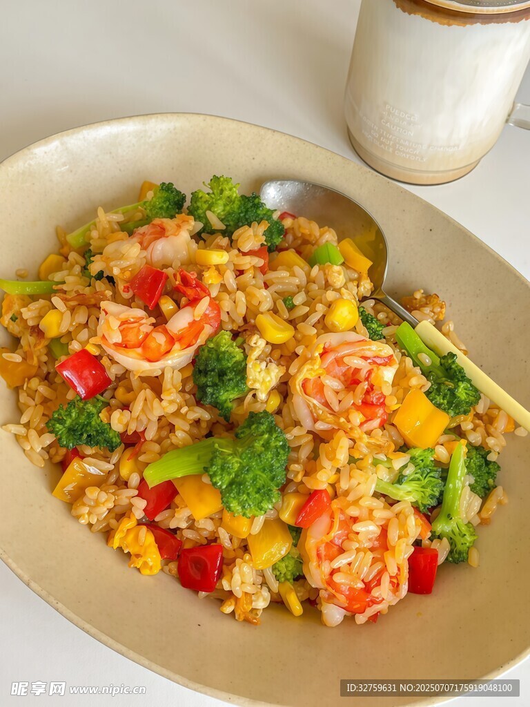 美味蝦仁蔬菜炒飯
