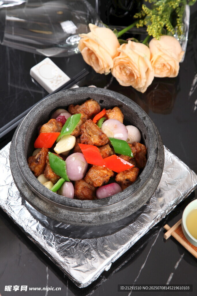 石鍋美味蔬菜肉丸料理 干蔥頭焗