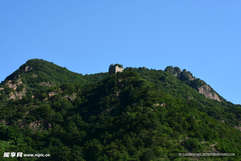 藍(lán)天 植被 山峰 