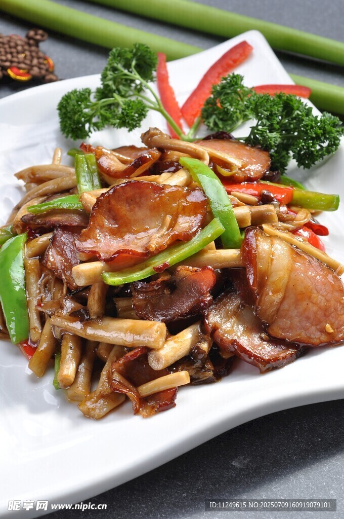 茶樹菇炒臘肉