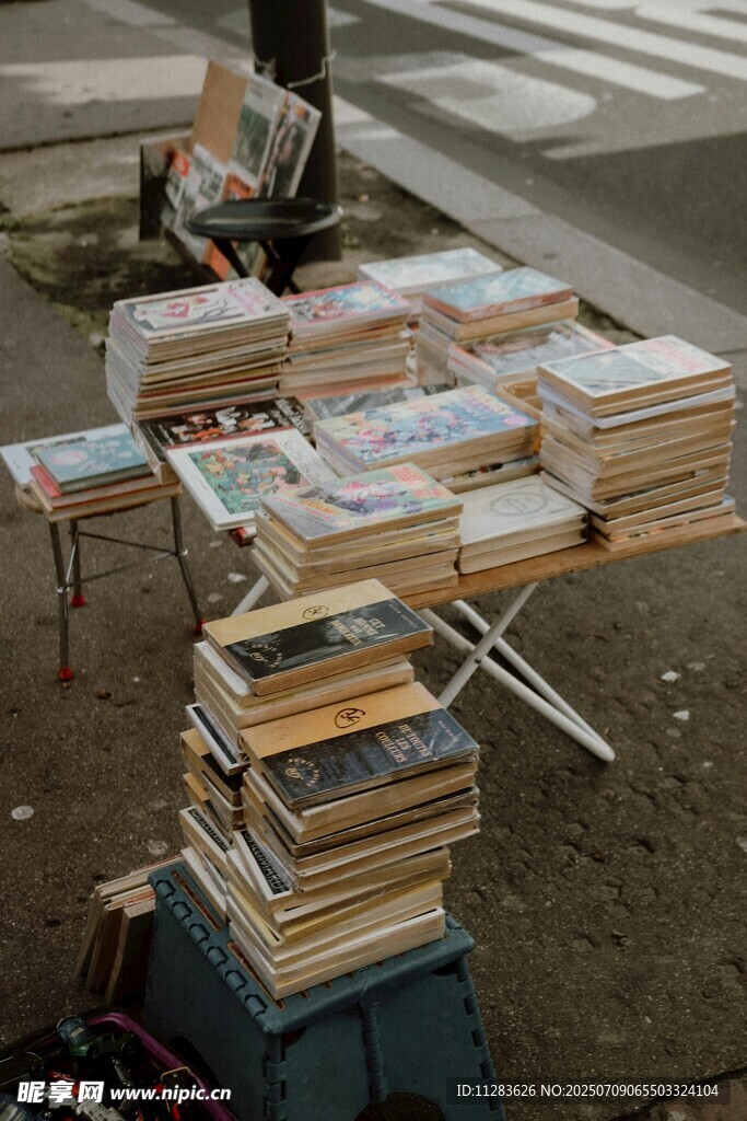 街頭舊書攤