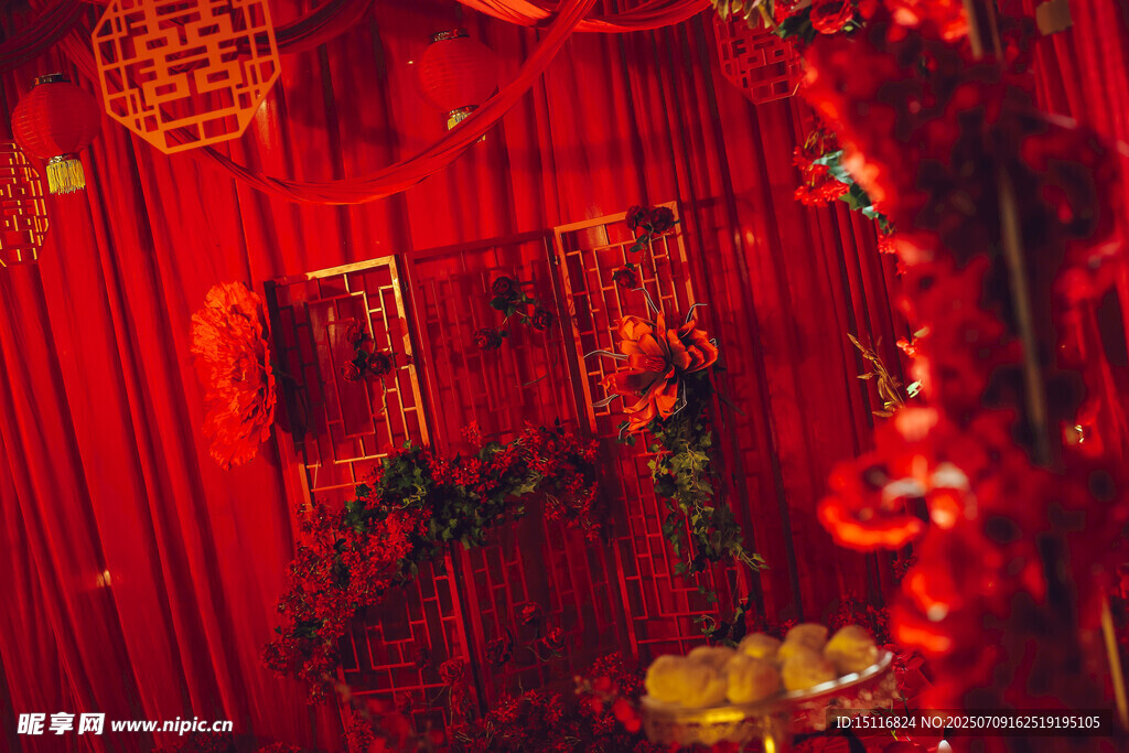 紅色喜慶室內(nèi)裝飾場(chǎng)景