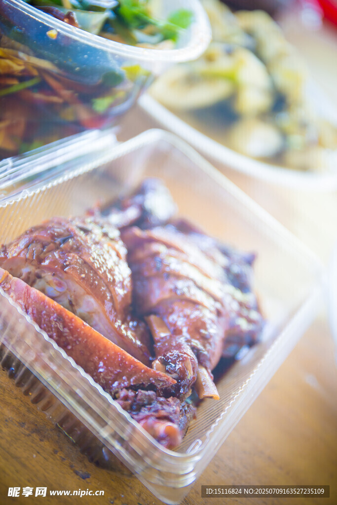 盒裝美味鹵味肉類食品