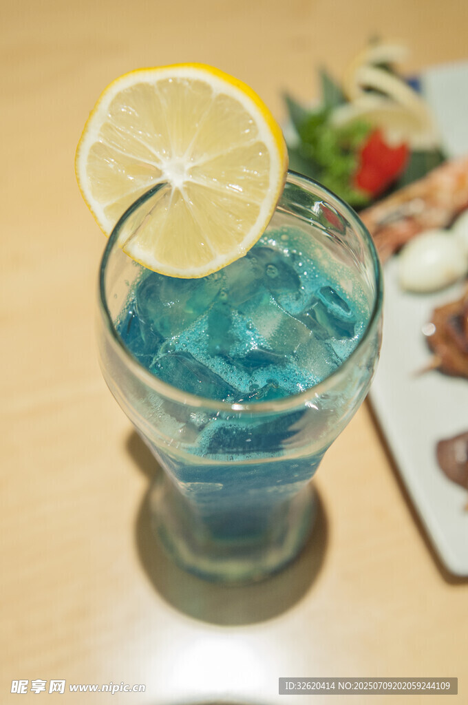 藍(lán)色檸檬特調(diào)飲品