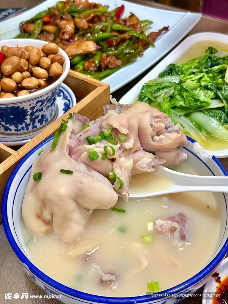 鮮香豬肚雞美食拼盤