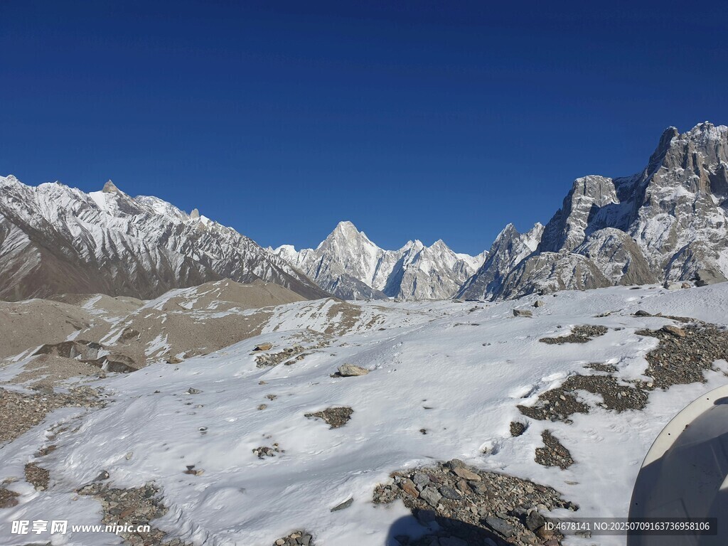 雪山壯麗風光