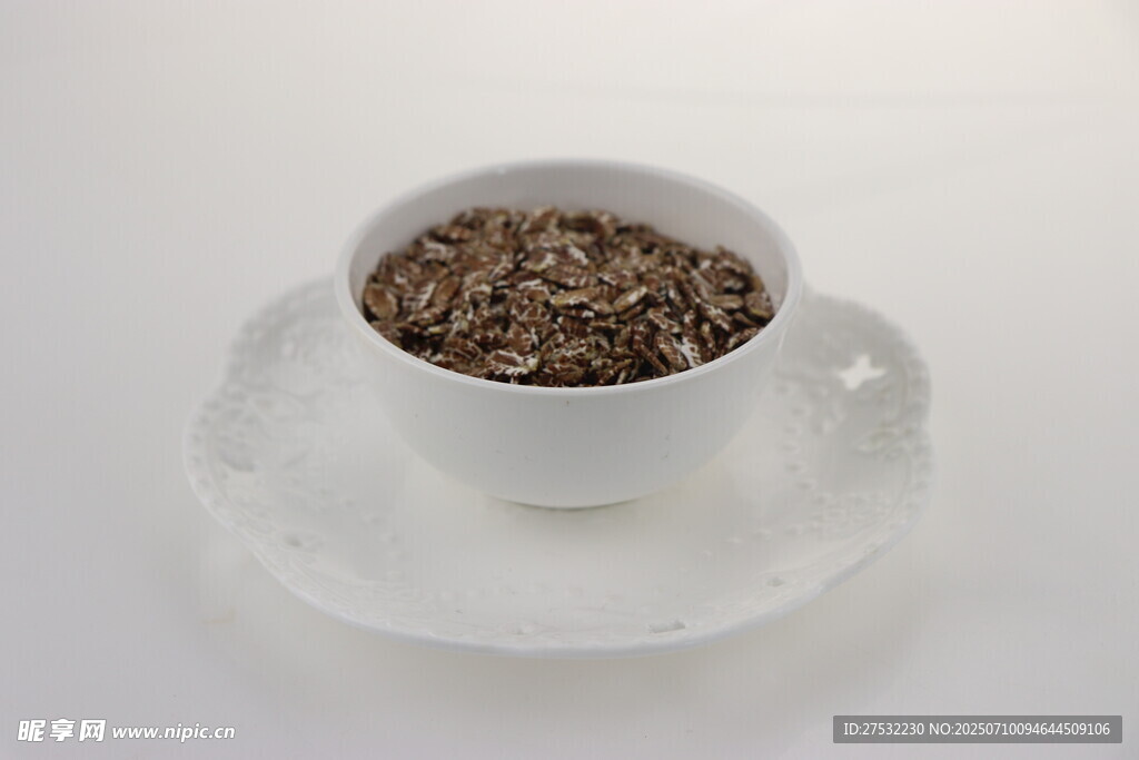 一碗黑燕麥片