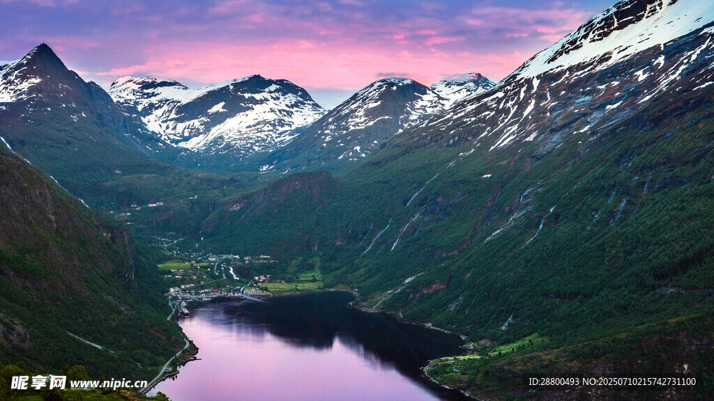 壯麗山湖美景